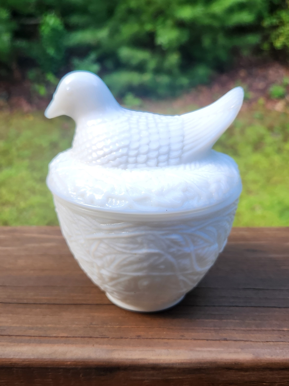 Vintage Avon White Milk Glass Bird On A Nest Trinket Dish / Candy Dish
